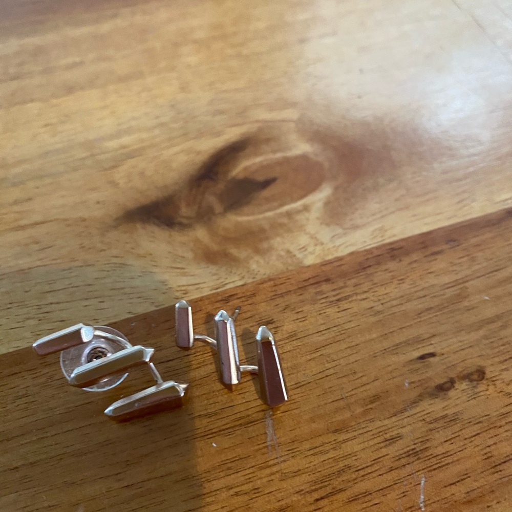 Kendra Scott rose gold ear climbers